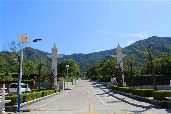 天山陵园墓地价格是多少？可以放几个骨灰盒？